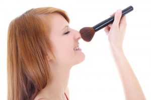 girl-with-makeup-brush