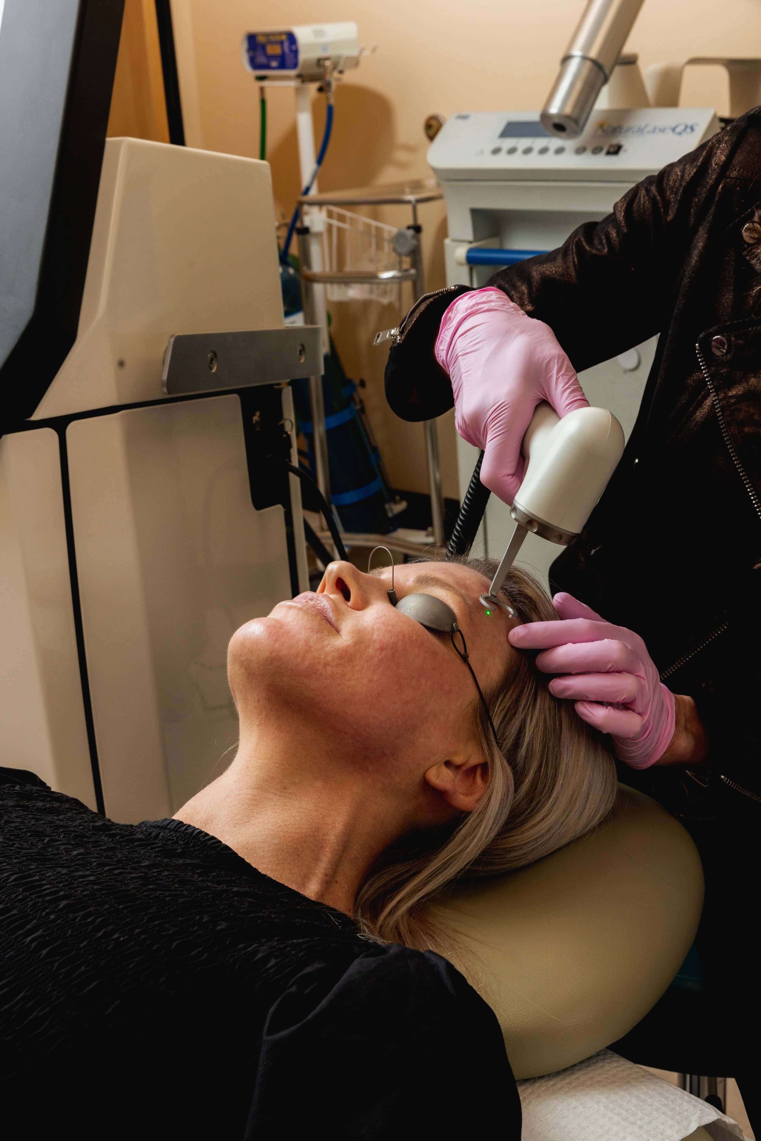 eugenie-brunner-facial-plastic-surgery-princeton-nj-advatx-laser35 Dr. Brunner performing a skin rejuvenation procedure in Princeton